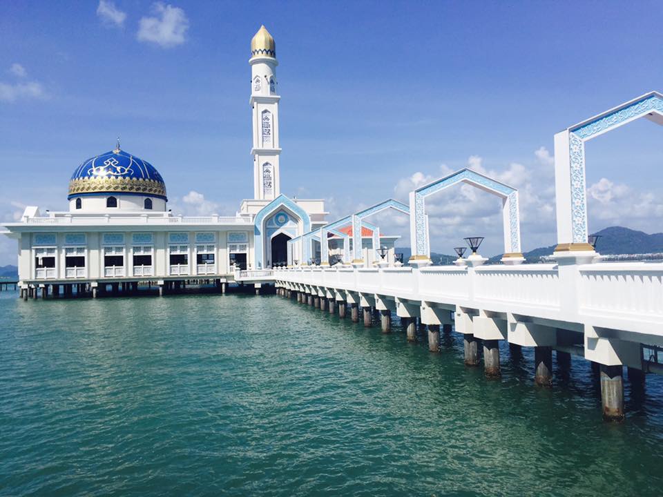 MASJID AL BADR ( MASJID TERAPUNG DI PULAU PANGKOR )